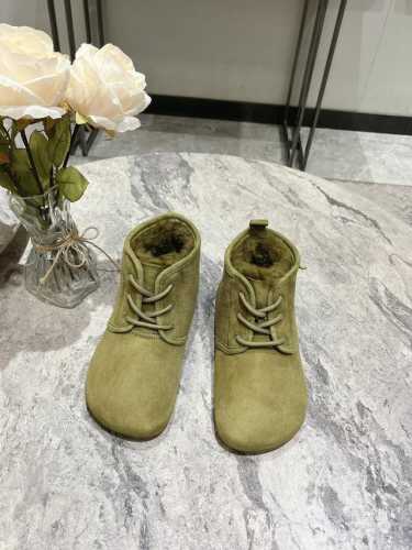 出厂 独家顶级 LOEWE呆萌雪地靴系列 皮毛一体 最新款雪地靴 正品购入开发 完美复刻 设计师推出探索时尚界对于原创与挪用的概念、以全新系列致敬传承与经典 来