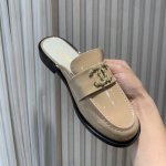 高版本乐福鞋半拖Chane*｜小香2025官网香奈儿早春四季，系列新品乐福鞋满满的复古风 秀气的鞋型 看着就很讨喜，小方的鞋头 衬托脚也变得瘦瘦的，上脚给人就是