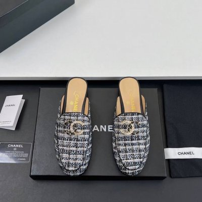 高版本 chanel 香奈儿 凉拖鞋 穆勒半包拖鞋 2025春夏系列火爆上新 这一季香家小爆款 小红书力推款 真的一眼爱了 链条水钻组合的经典双C扣完美搭配 怎