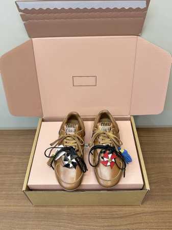 顶级版本 miumiu 缪缪25S新品情侣款撞色网布休闲德训鞋 miu Miu 缪缪大秀上爆出的这双球鞋 后全球各大代购官网火爆上市. 简单很随意不羁又能体现单 - 点击图像关闭