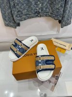 男加10 Lv 路易威登 25 2025春夏新品 顶级版本 专柜主打最新款Lv 拖鞋 硬货上新 Bs代购级别！高级感十足！国内外博主刷爆的一款，复古又时髦 上脚