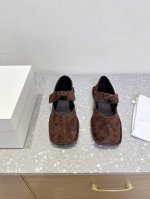 the Row 小众潮牌 25Ss春夏新款 方头蝴蝶结 平底 玛丽珍 两双金灿灿的美丽需要立马分享 超级软糯的皮子，暴走不累 软底的超级舒服 大方头超级个性 T