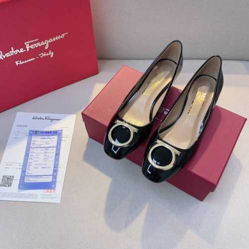 橙子出厂价 Ferragamo 菲拉格慕 方头漆皮粗跟单鞋 浅口中跟女鞋 跟高：4Cm 码数：34-41