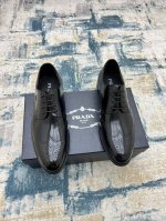 prada～ 码数：38-45 P家原单官网新品男士正装皮鞋，顶级原单复刻，采用进口小牛皮设计，古法手工改色工艺，极强质感，小牛皮内里，原版奢华真皮注塑大底！