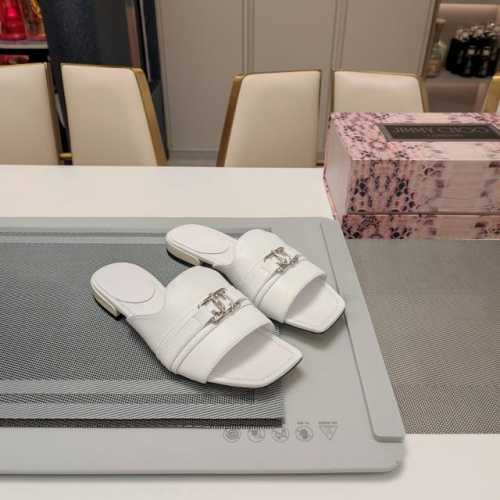 Jlmmy Choo周仰杰2024 专23款3D蛇纹磁铁盒包装 顶级版本，低端勿比。最新“Jc”环搭扣五金，装饰鞋掌，平底小凉鞋。 当街c位，当之无愧！众多明星