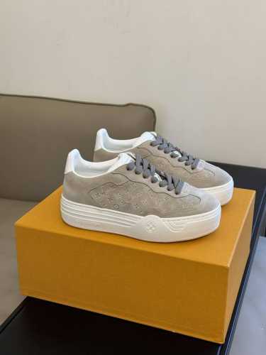 L v ss24 new arrival～ L 家 2024春夏Groovy 运动鞋 ：正品13930rmb 独家购入，附带正品购买图片，视频 厚底版型，增高绝
