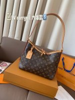 礼盒包装 Lv Carryall 大爆款 买不到根本买不到！它真的太太太太好看了 不愧是断货王上身是真香而且它更适合日常的搭配风格有一种酷酷的赶脚 随性慵懒风，
