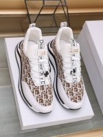 工厂P价 Dior 迪奥新款运动鞋是D家经典单品，鞋面采用头层牛皮原版材料。与富有纹理的白色橡胶外底相得益彰。体现 D家的标志性特征之一。款式精致，码数：38-