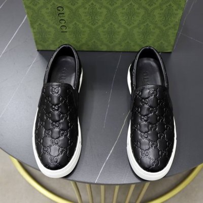 品牌：古奇Gucci 标准码：38-44 45订做 等级：官网同款 材料：原版面料 舒适羊皮内里 轻便耐磨大底 款式类别：男士时尚休闲鞋 跑步 运动鞋 尊贵奢侈