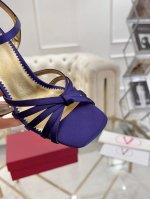 工厂P 华伦25Ss新品凉鞋水钻系列、高跟凉鞋，又一完美的设计，抛弃了一贯铆钉元素、化繁为简、更加精致耐看上脚尽显优雅气质♀♀♀♀♀ 鞋面：特殊材料 内里：羊皮