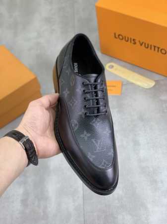 出厂价pp 实价 Louis Vuitton 水染牛里 原单 新款Lv路易威登 * 顶级版本 Lv经典皮鞋 选用进口原版小牛皮 原版真皮边条拼接耐磨高端橡胶大底 - 点击图像关闭