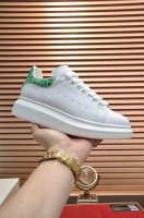 出厂 市面最高版本 Mqueen 麦昆 情侣款 女35-40 男39-44 小白鞋新款配色 官网同步发售 想不出有任何理由不收它 面料采用头层牛皮面 最新材料