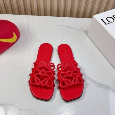 橡胶底 真皮底 Loewe罗意威25最新款，鞋面以品牌标志性编织Logo打造，独特吸睛，彰显品牌格调。黑白棕三色经典大气，适配多种风格穿搭。优质皮革材质，触感柔