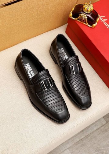 商品商标：Ferragamo 菲拉格慕 休闲皮鞋 正码码数: 38-44 45.46订制 商品材料：精选 进口头层小牛皮圧花鞋面+奢华五金扣，进口水染牛皮内里。