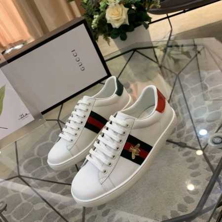 出厂价Pp：女款 元 男款： 元 新款小蜜蜂古奇Gucci潮流款，专柜推出顶级品质，，精彩呈现1 开模橡胶大底，平底休闲，而且很好搭配 上脚超舒服，面料，进口头 - 点击图像关闭