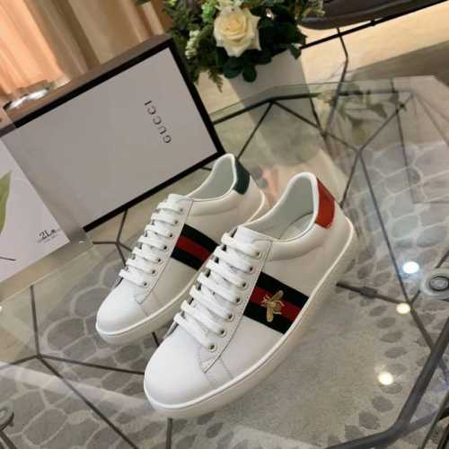 出厂价Pp：女款 元 男款： 元 新款小蜜蜂古奇Gucci潮流款，专柜推出顶级品质，，精彩呈现1 开模橡胶大底，平底休闲，而且很好搭配 上脚超舒服，面料，进口头