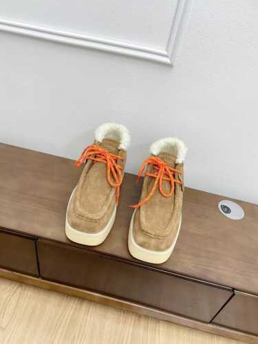 毛里10 下单默认 版本需要 老工厂下单请备注 顶级版本MiuMiu 24ss 秋冬走秀款 厚底系带方头乐福鞋 经常出现在各大时装杂志封面 各路明星、小红书博主