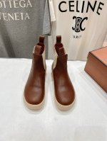 高版本出厂 皮里 毛里 Loropiana LP诺悠翩雅24ss秋冬新款 Lakeside 牛皮切尔西短靴 这款短靴采用头层牛皮制成，十分耐用且柔软，上脚非常舒