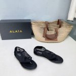 小众潮牌 Alaia 阿莱亚25春夏走秀款透气网面芭蕾舞鞋平底夹脚凉鞋 最近超火的一款平底鞋 章小蕙同款 甜酷芭蕾风 人气超高的一款芭蕾舞鞋 浪漫又迷人 舒适百