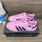 顶级版本Adidas Originals Samba 德训低帮板鞋情侣款 粉黑 货号: Ih8158 包装:全套得物配件毒盒配纯棉袜子一副。 码数:36 36.