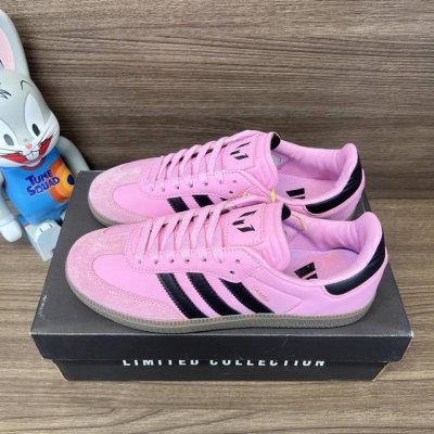 顶级版本Adidas Originals Samba 德训低帮板鞋情侣款 粉黑 货号: Ih8158 包装:全套得物配件毒盒配纯棉袜子一副。 码数:36 36.