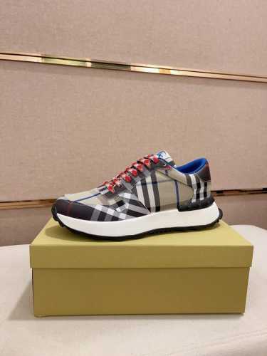 工厂价: 专柜同步burberry 巴宝莉 顶级代购同步发售正码数：38-44意大利进口头层牛皮配布料。全进口羊皮内里，鞋底：原厂特供原版底，独家活动成型底超级
