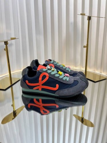 无扣 Loewe 罗意威情侣款 运动鞋 德训鞋 阿甘鞋 2025专柜走秀同步新配色德训鞋复古潮流 4色小扣饰点缀 休闲小白鞋 原版开发 做货 罗意威最新款 运动