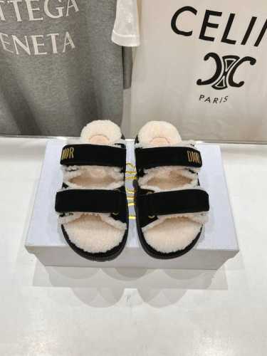 高版本出厂 高品质 Dior*迪奥D家2024SS秋冬新款毛毛拖鞋！经典版型搭配进口羊毛，舒适度百分百！上脚超好看，超百搭 鞋面：进口头层牛皮 进口羊猄 内里：