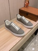 新款: 厂价 鳄鱼 Lacoste* 最新爆款休闲鞋 顶端品牌 奢侈 代购 顶级 质量 鞋面選用进口透气牛皮搭配材质透气羊皮垫脚 精细做工 原版个性时尚柔软橡膠