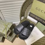 gucci 古驰春夏新款 沙滩拖鞋 平底拖鞋 一字拖 情侣款 码数 35-46