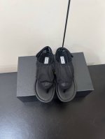 Alaia 25Ss 春夏季新款 明星同款 穿搭万金油 夹脚 渔网鞋 轻盈透气 夏日松弛美学透气网面日月光倾泻 交织出若隐若现的透感美学 网面设计 呼吸感拉满
