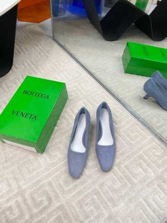 出厂 马毛BOTTEGA VENET* 跟高 4.5cm 对标对版 五金原版一致 请对比官图 原版马毛材质 对版 一致原版一比一做法 跟型豹纹 当今流行的又一趋 - 点击图像关闭