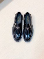 出厂价 普拉达 Ada2022Ss原单级完美精品，高端男士厚底德比鞋！经典布洛克雕花工艺，进口开边珠面料制作，购入原版1:1精准复刻，欢迎一切对比，小方头设计摩