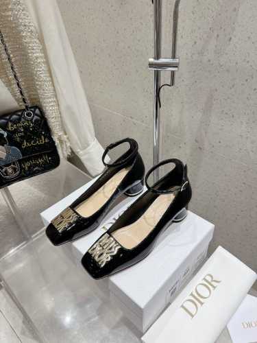 高版本出厂 顶级品质 代购级 官网同步飞机盒包装 Dior 迪奥 秋冬最新时装秀高定系列 MISS DIOR 粗跟方头单鞋！ 粗跟方头玛丽珍芭蕾舞女鞋 CD字母