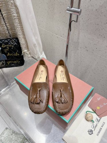 出厂 Loro Piana* Lp诺悠翩雅新款流苏豆豆鞋一脚蹬乐福鞋 简约时尚 脚感超级舒适 一天可以暴走两万步的鞋子 超级百搭款！ 鞋面采用独特针织面料制作工