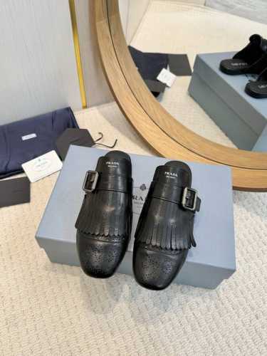 工厂批 Prada 普拉达 25Ss春夏走秀新款流苏复古乐福鞋单鞋 半拖鞋这款鞋履着意呈现经典与复古格调，兼具阳刚气质与柔美风情，形成二元对比，彰显Prada系