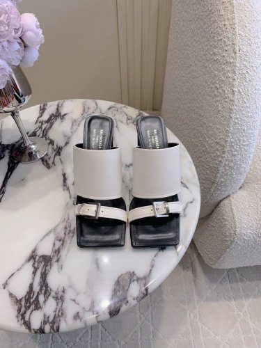 矮跟 高跟 Balenciag*新款方头高跟拖鞋 甜酷Girl的最爱 上脚真的太辣了 辣妹必备 鞋面牛皮 原版开模五金 内里垫脚羊皮 意大利真皮大底 跟高 5C