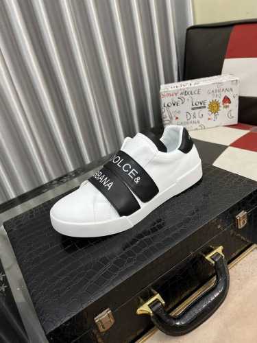 出厂价： 新品dolce&Gabbanadg高端男士运动休闲鞋。顶级专柜原单货。 原版进口牛皮 多种材质拼接设计进口牛皮内里 牛皮垫脚原版tpr弹力大底。 Si