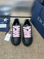 工厂p价p 迪奥 2025春夏高定系列新款 Cd 情侣款平底休闲鞋 Dior X Kaws B33 Spin联名款圆头系带帆布滑板鞋 明星同款Oblique字母