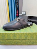 出厂价 Gucci-古奇 新品男士拖鞋，高端精品，牛皮材质，鞋面精致压花logo装饰，精细做工，鞋底超软，休闲宽松舒适型，夏季必入哦！ Size：38-44