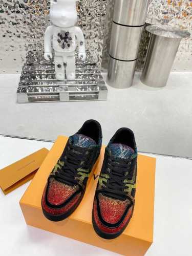 出厂价 钻石款 情侣款 Louis*Vuitto* LV Traine 走秀款 滑板鞋系列 TRAINER 大底和面料私模 绝对下血本费心思的一款鞋子 自Vif