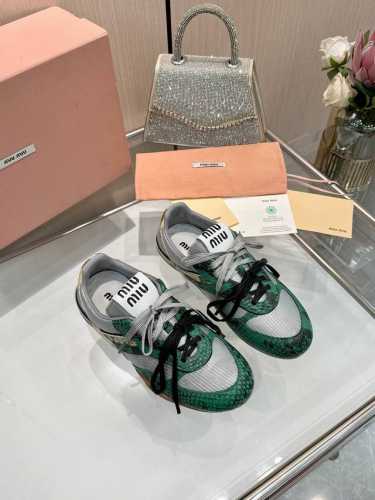miumiu 先出女款.Size：女35-40 缪缪Miumiu 2025Vs春夏新款休闲鞋系列 专柜主打最新款 休闲鞋硬货上新 代购级别！高级感十足！国内外博