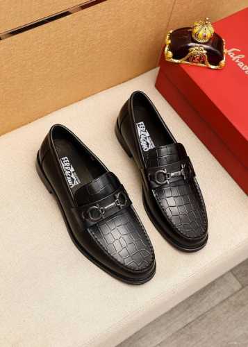 商品商标：Ferragamo 菲拉格慕 休闲皮鞋 正码码数: 38-44 45.46订制 商品材料：精选 进口牛皮压花鞋面+经典五金扣，进口水染牛皮内里。强烈立
