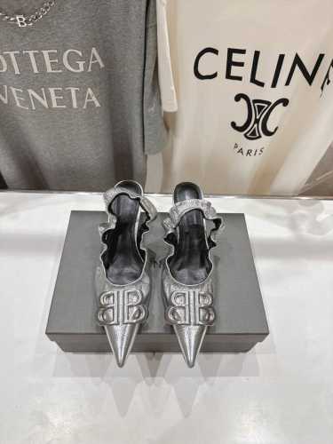 高版本出厂 Balenciag*巴黎世家2025Ss春秋新款高跟鞋凉鞋 非常舒服的高跟鞋，极简设计理念，版型显瘦好穿颜值与实用性并存 鞋面：进口羊皮面料 内里：