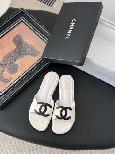 Chanel 25K春夏新品双C拖鞋 鞋面麂皮，内里羊皮，原版大底。 Size:35-39 40定
