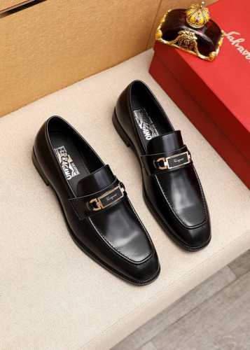 商品商标：Ferragamo 菲拉格慕 休闲皮鞋 正码码数: 38-44 45.46订制 商品材料：精选 进口头层开边珠牛皮鞋面+奢华五金扣，进口水染牛皮内里。