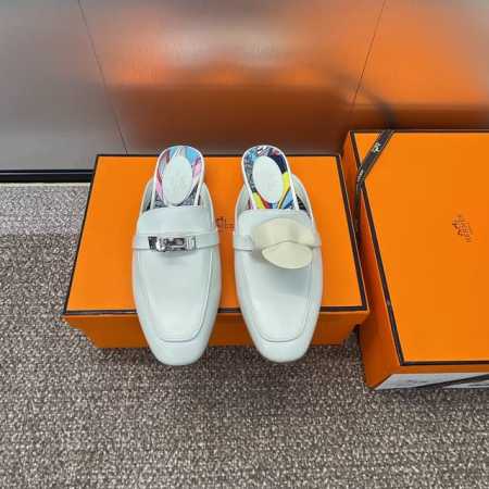 工厂价 爱马仕 Hermes 春夏经典款 Kelly扣 Oz拼色低跟女鞋 H家平底圆头穆勒凉拖鞋 材质：进口小牛皮+水染羊皮水里+意大利真皮大底 跟高：1.5C - 点击图像关闭