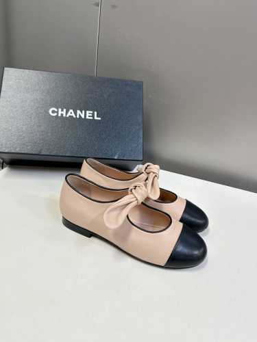 半拖 单鞋 CHANEL香奈儿蝴蝶结松紧一字带平单鞋 蝴蝶结玛丽珍单鞋第一眼看上就被种草了根据天气变化自由穿搭！套上袜套春夏秒变可爱单鞋！秒变魔法公主鞋面采用混
