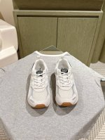 430 小众品牌 225 Article **复古慢跑鞋，超多明星都在穿.....上脚舒适脚感更轻盈， 内置软弹鞋垫轻松**3.5厘米， 云朵般舒适感前所未有，