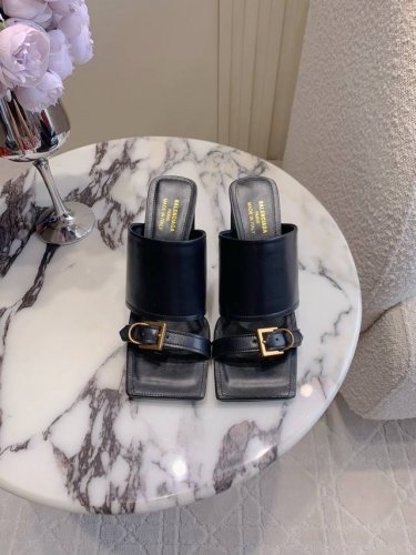 矮跟 高跟 Balenciag*新款方头高跟拖鞋 甜酷Girl的最爱 上脚真的太辣了 辣妹必备 鞋面牛皮 原版开模五金 内里垫脚羊皮 意大利真皮大底 跟高 5C